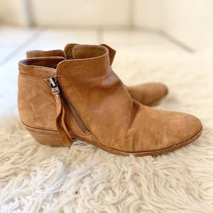 Camel Packer Booties